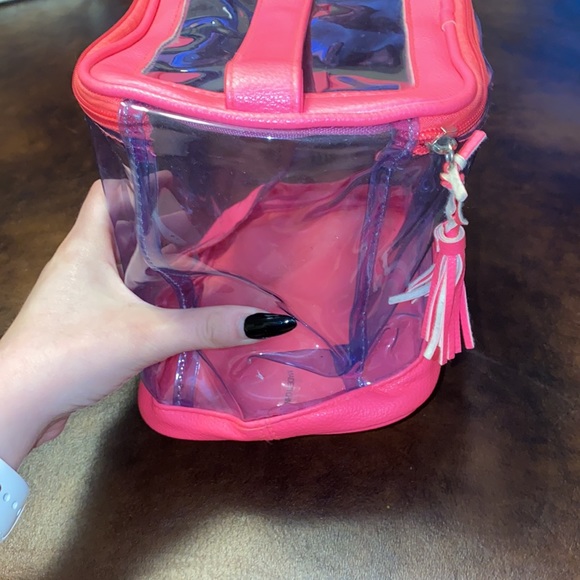🦋Hot pink clear travel case! - Picture 3 of 4